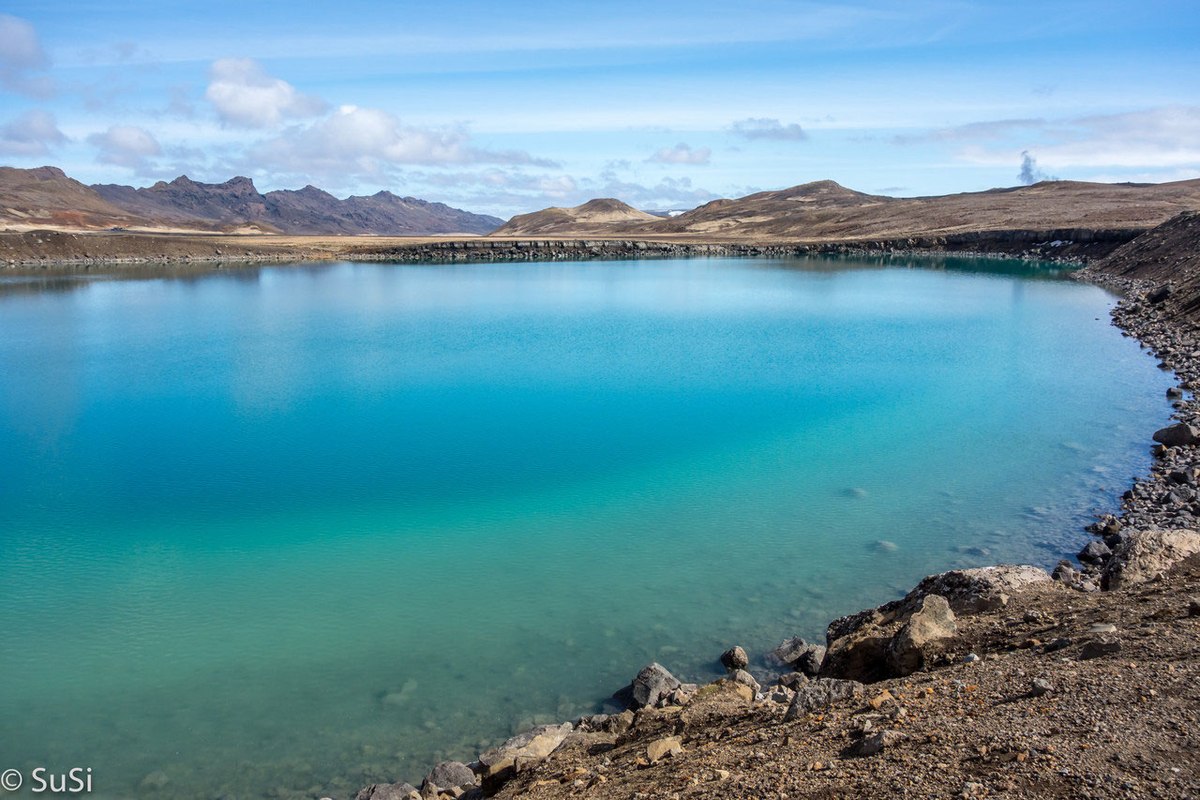 Kleifarvatn - ca. 25 km von Reykjavik entfernt wartet dieser See mit seinen unglaublichen Farben auf uns.